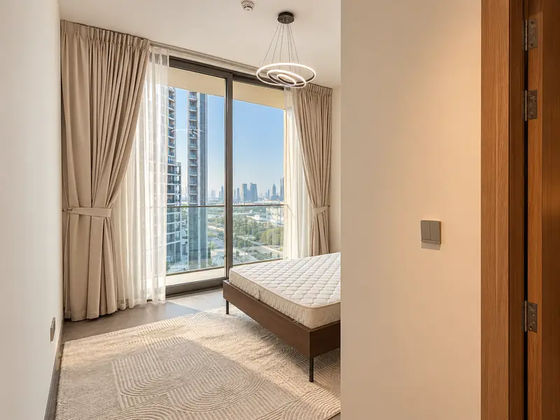 Midtown 2BR Apartment | City & Courtyard Views | Modern Open-Plan Layout