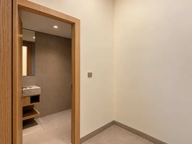 Midtown 2BR Apartment | City & Courtyard Views | Modern Open-Plan Layout