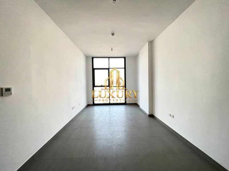 5 Modern 1 BHK | Balcony | 2 Bathrooms | Prime Location