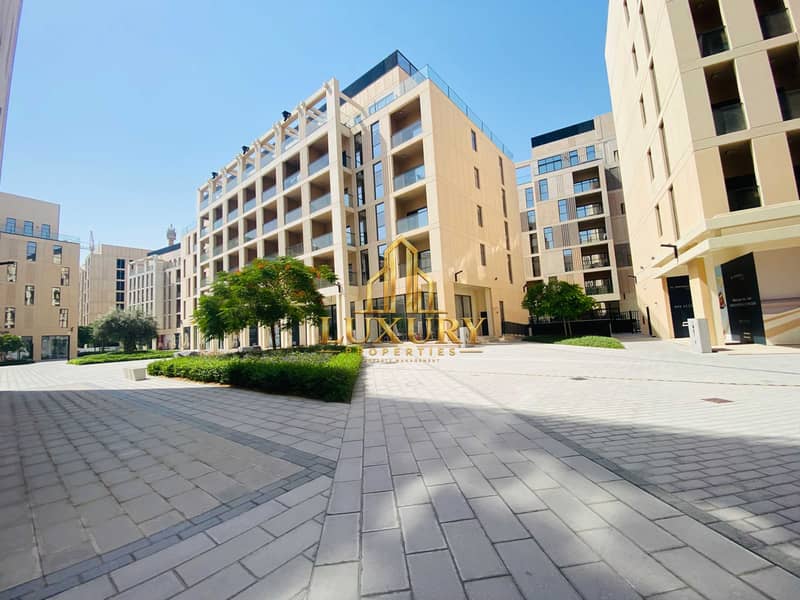 17 Modern 1 BHK | Balcony | 2 Bathrooms | Prime Location