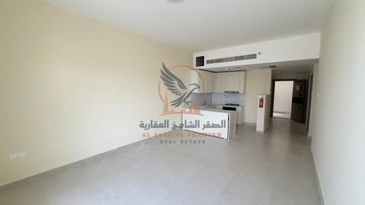 2 Bedroom Flat for Rent in Corniche Ajman, Ajman - WhatsApp Image 2026-10-22 at 2.07. 04 PM. jpeg 2 Bedroom Flat for Rent in Corniche Ajman, Ajman - WhatsApp Image 2026-10-22 at 2.07. 04 PM. jpeg