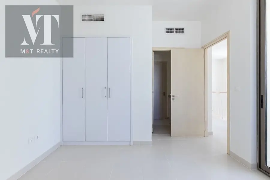 Huge Corner Plot|Next to Park|Vastu|VOT