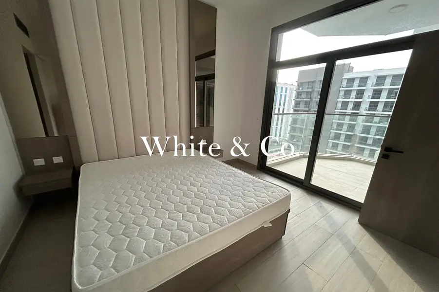 Modern Apartment | Corner | Part Furnished
