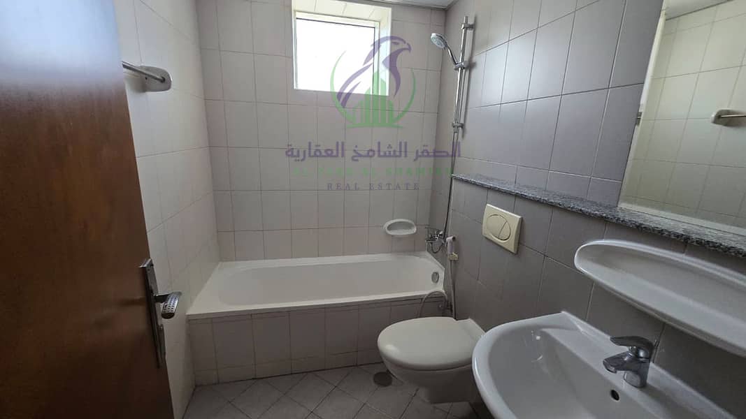 17 apartment-for-rent-3-bedroom-almmzr-alsharqh-bathroom-06. jpg