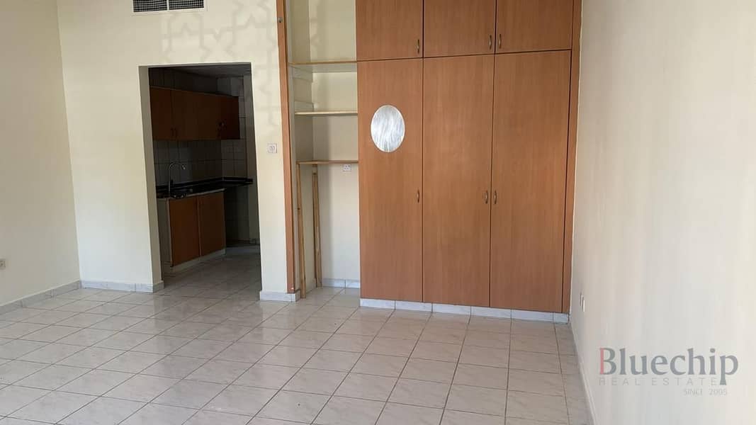 Free Parking | Parking View | Vacant on Transfer