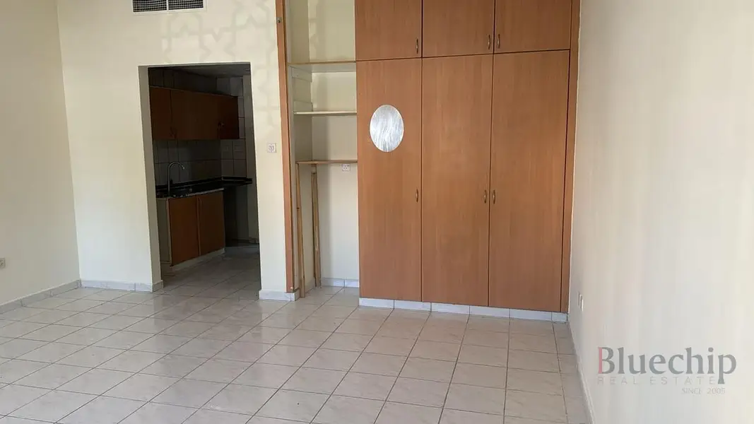 Free Parking | Parking View | Vacant on Transfer