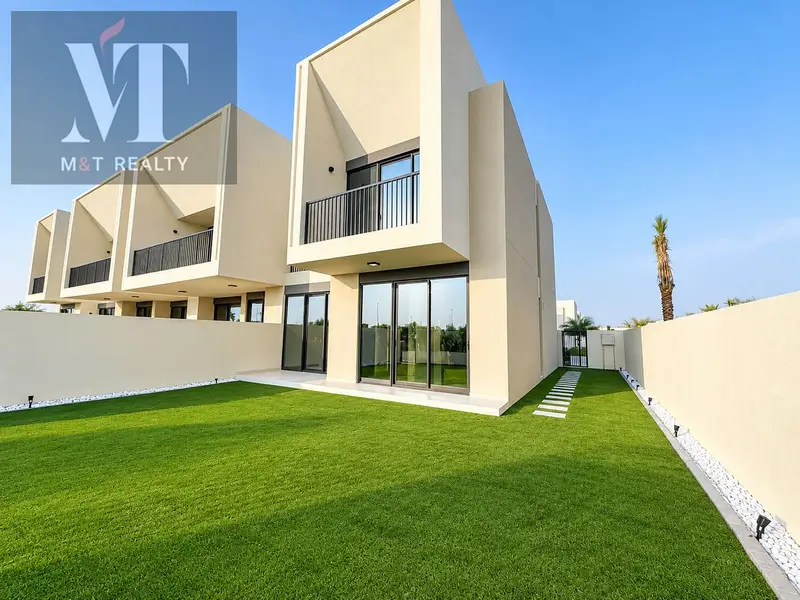 Single Row|Huge Corner Plot|Landscaped