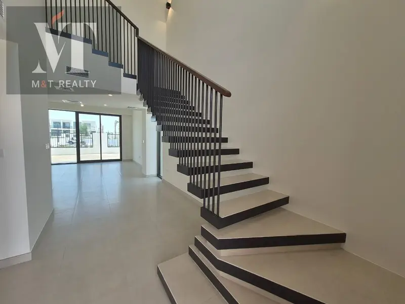 Single Row|Huge Corner Plot|Landscaped