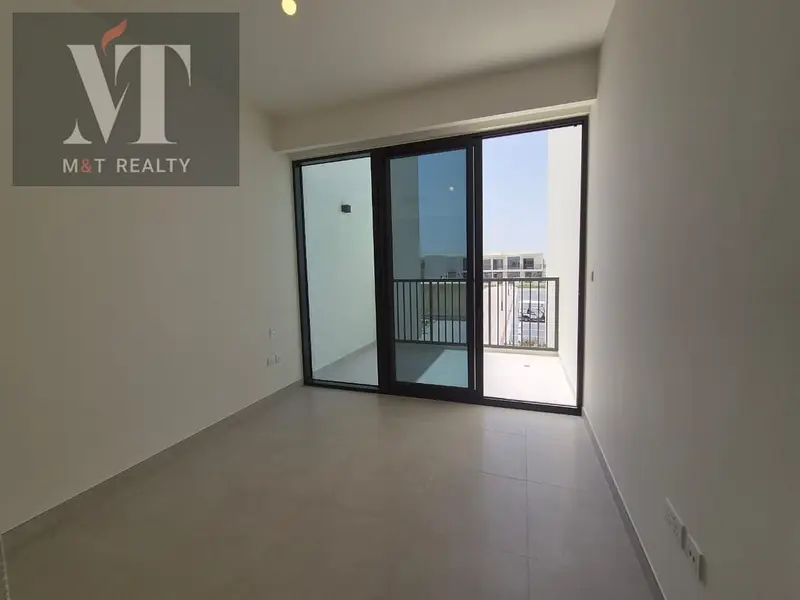 Single Row|Huge Corner Plot|Landscaped