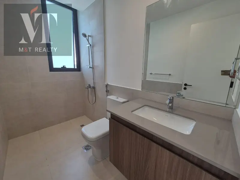 Single Row|Huge Corner Plot|Landscaped