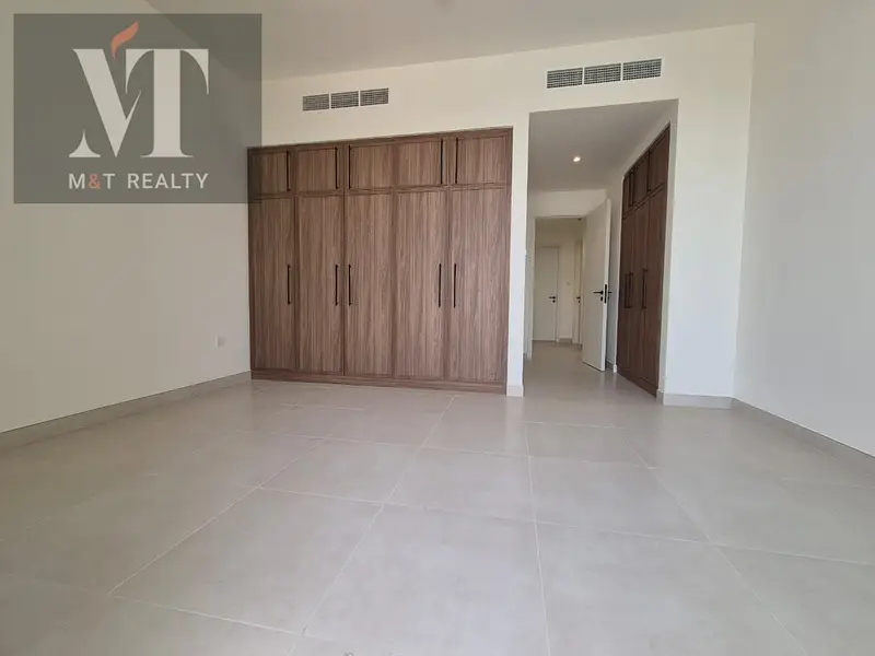 Single Row|Huge Corner Plot|Landscaped