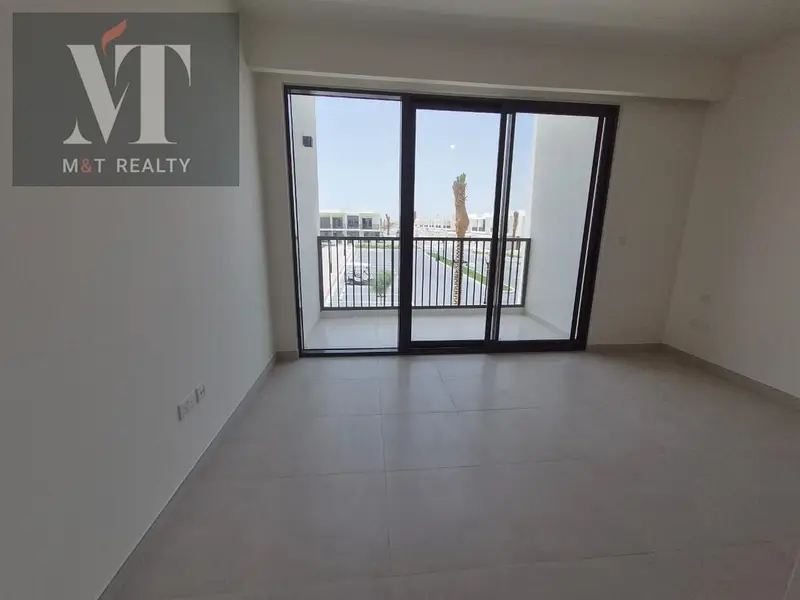 Single Row|Huge Corner Plot|Landscaped