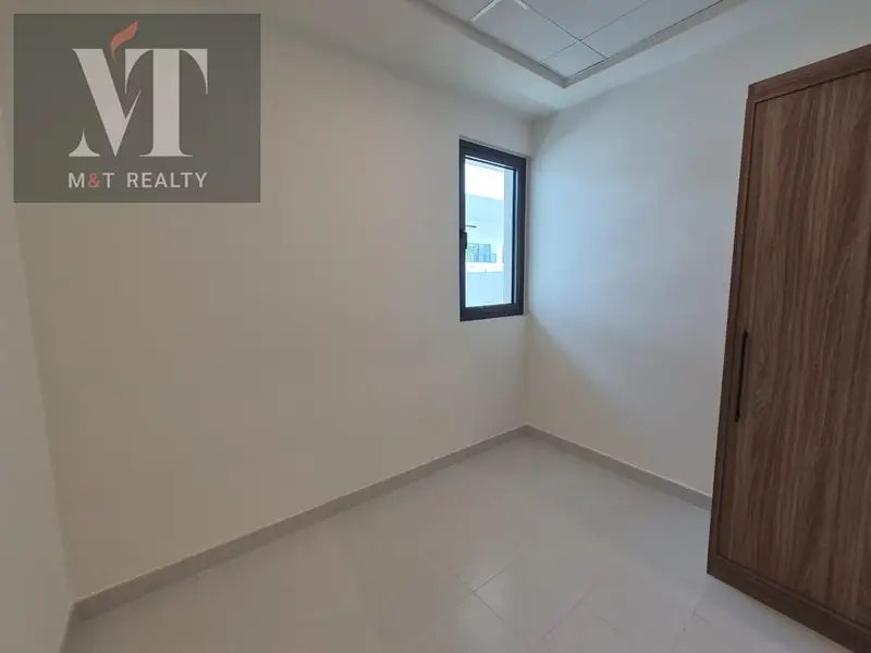 Single Row|Huge Corner Plot|Landscaped
