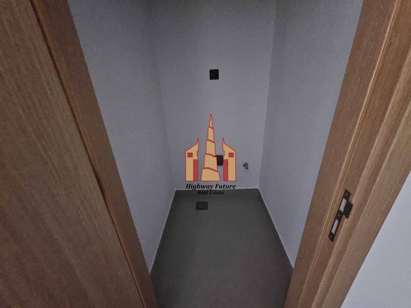 8 1000874400. jpg