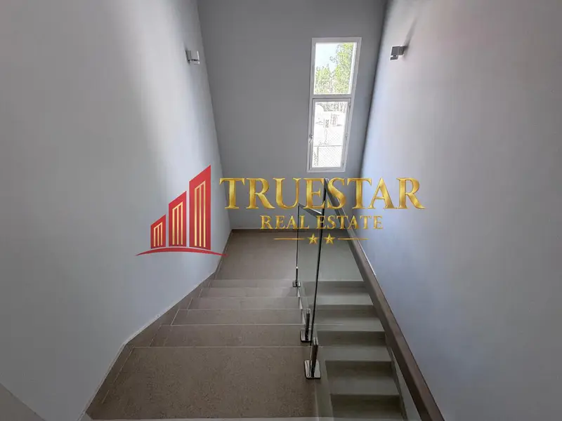 CLOSE TO KITE BEACH FULLY RENOVATED 5BR+MAIDS PRIVATE GARDEN