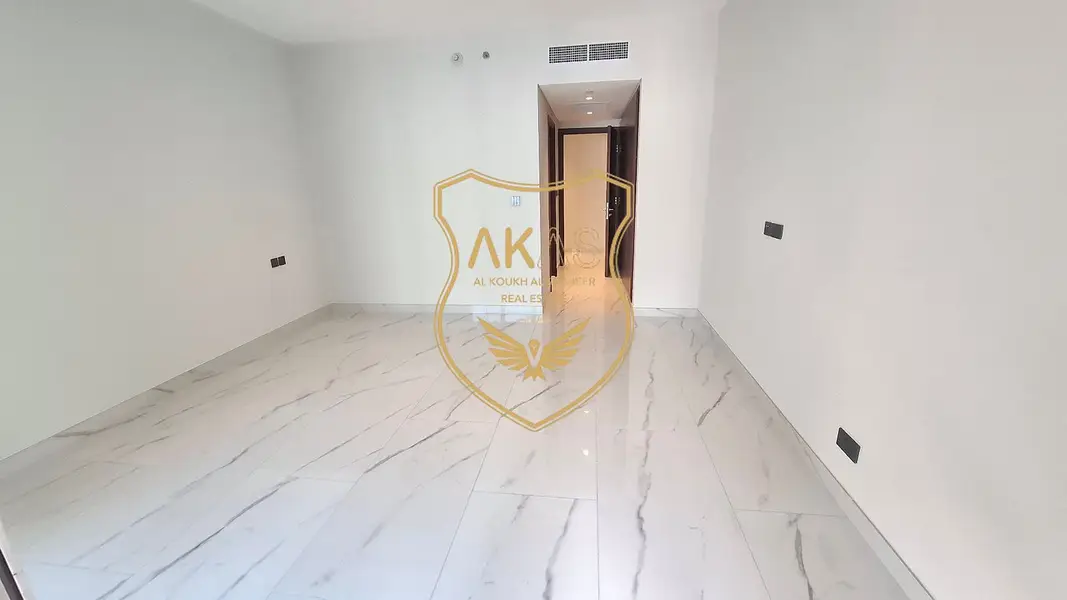 LUXURY APARTMENT, VERY HUGE SIZE 2BHK+IDEAL LOCATION,FULL FACILITY ONLY AND ONLY FAMILY