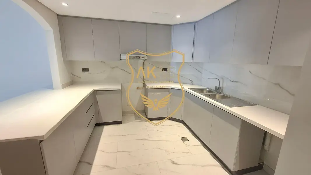 LUXURY APARTMENT, VERY HUGE SIZE 2BHK+IDEAL LOCATION,FULL FACILITY ONLY AND ONLY FAMILY