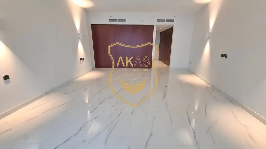 LUXURY APARTMENT, VERY HUGE SIZE 2BHK+IDEAL LOCATION,FULL FACILITY ONLY AND ONLY FAMILY