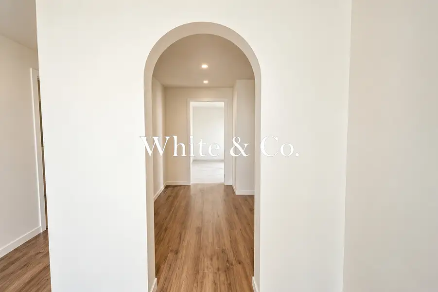 Prime Location | Single Row | Few Options