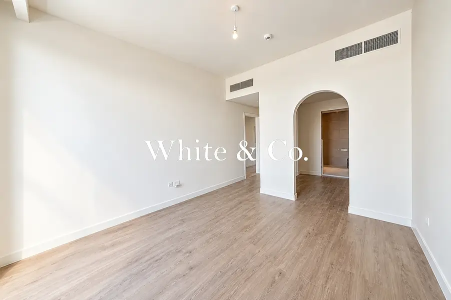Prime Location | Single Row | Few Options