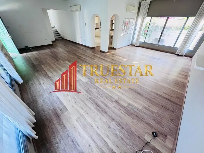 ENORMOUS 4BR + MAIDS PRIVATE GARDEN INDEPENDENT VILLA CLOSE TO KITE BEACH