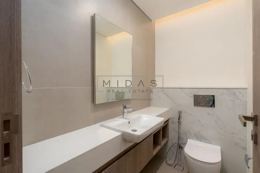 Furnished I Marina View I Modern I Luxury
