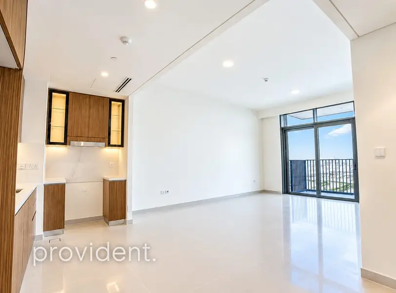 High Floor | Beach & Canal View | Unfurnished
