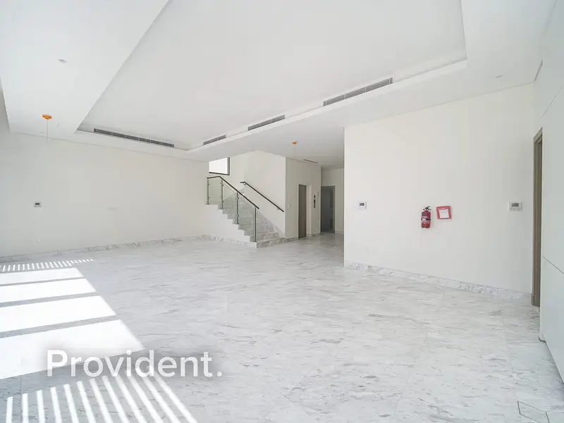 Close to Lagoon | Landscaped | Community Expert