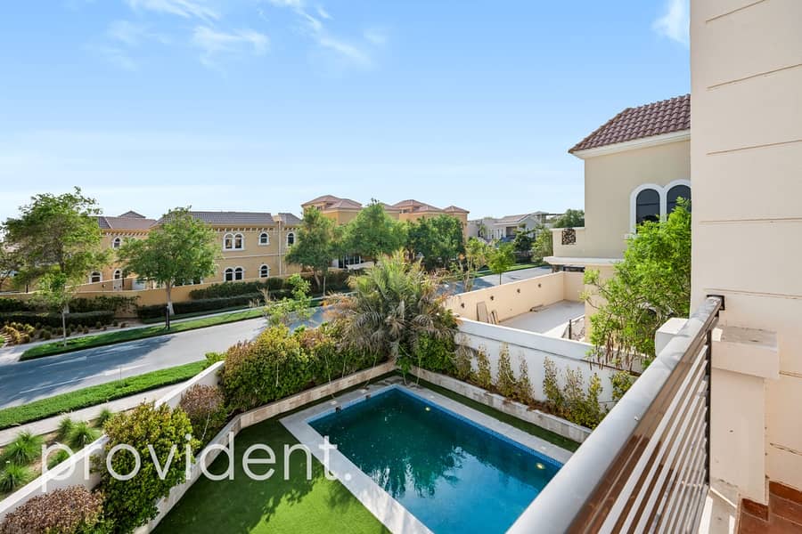 Exclusive | Luxury corner Villa | Furnished +Pool