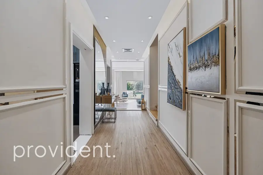 Exclusive | Luxury corner Villa | Furnished +Pool