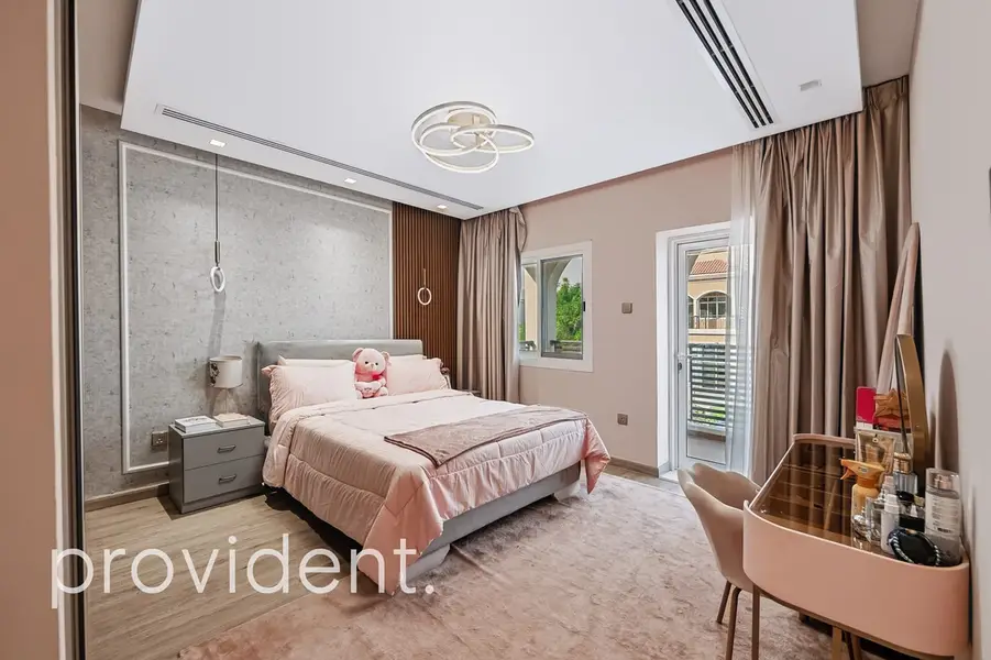 Exclusive | Luxury corner Villa | Furnished +Pool