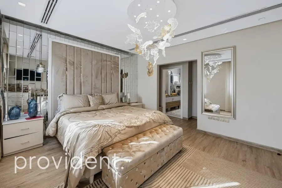 Exclusive | Luxury corner Villa | Furnished +Pool