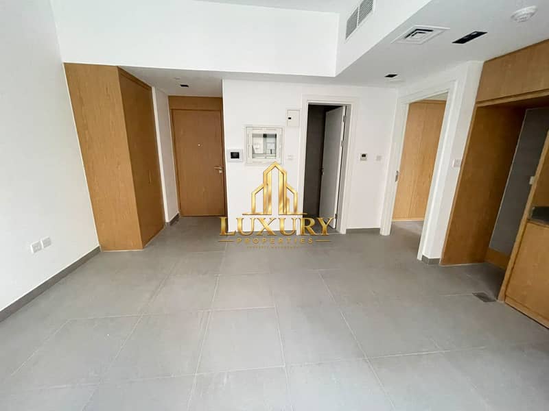8 Spacious 1BHK with 2 Washrooms for Rent in Mamsha, Sharjah | 850 Sq. Ft. | AED 43,990/Year