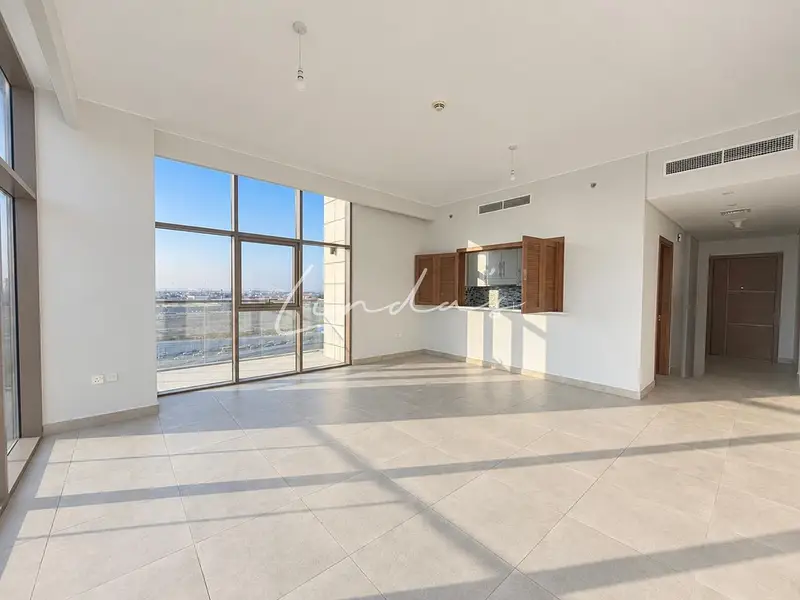Vacant | Spacious - Bright | 13 Months Contract