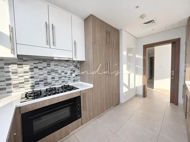 Vacant | Spacious - Bright | 13 Months Contract
