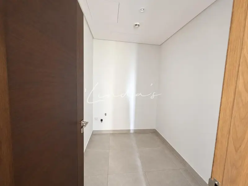 Vacant | Spacious - Bright | 13 Months Contract
