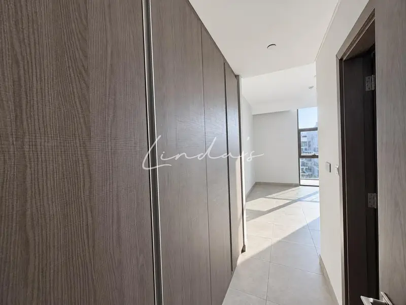 Vacant | Spacious - Bright | 13 Months Contract
