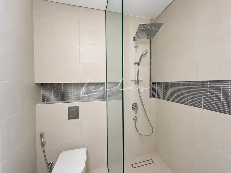 Vacant | Spacious - Bright | 13 Months Contract