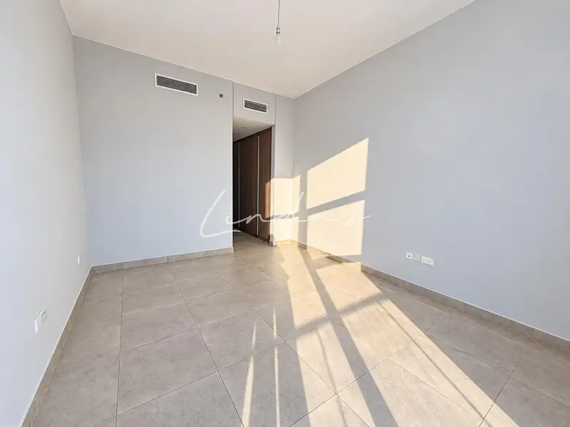 Vacant | Spacious - Bright | 13 Months Contract