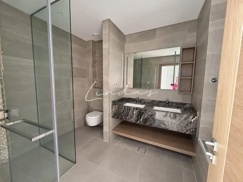 Vacant | Spacious - Bright | 13 Months Contract