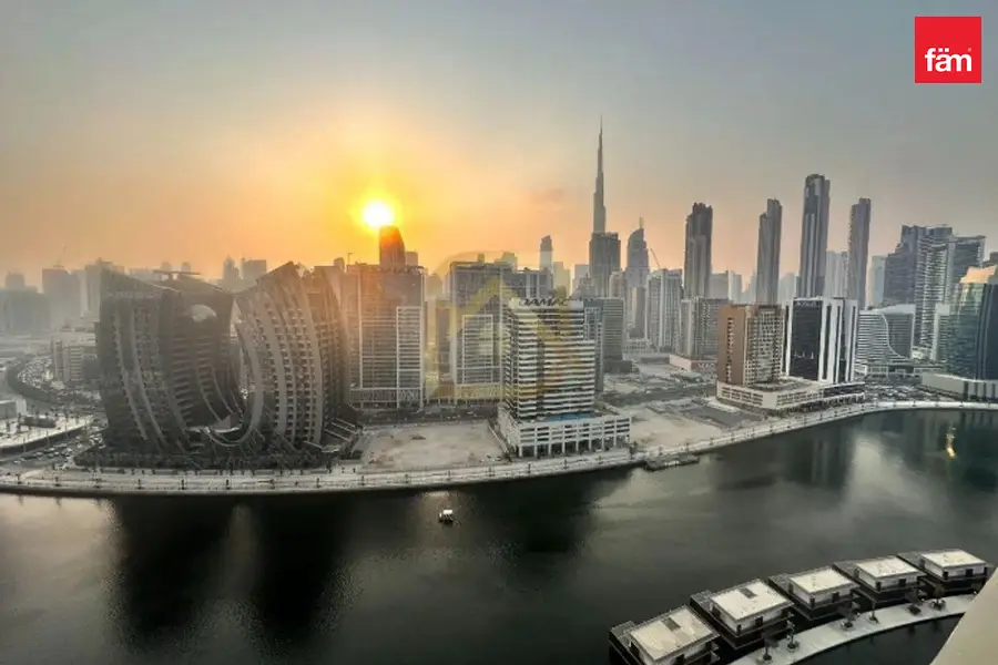 Burj view |Canal view| High Floor|