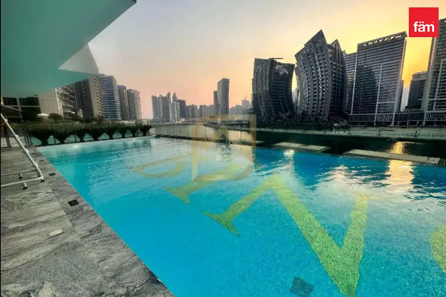 Burj view |Canal view| High Floor|
