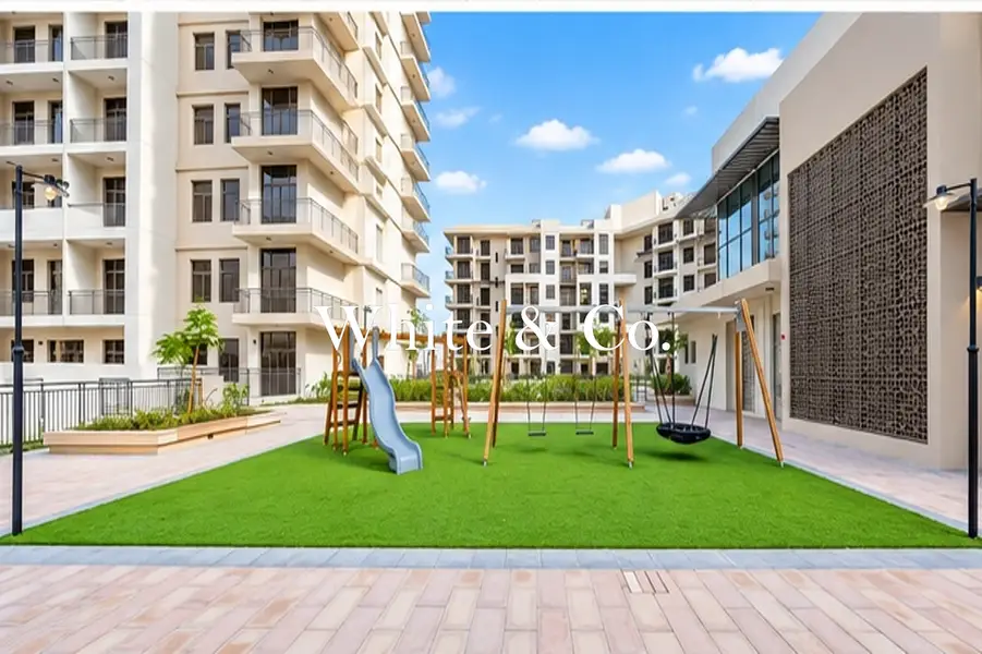 SPACIOUS CORNER UNIT| VACANT| 12 CHEQUES