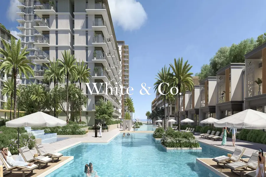 Canal View | Premium Townhouse | Maids