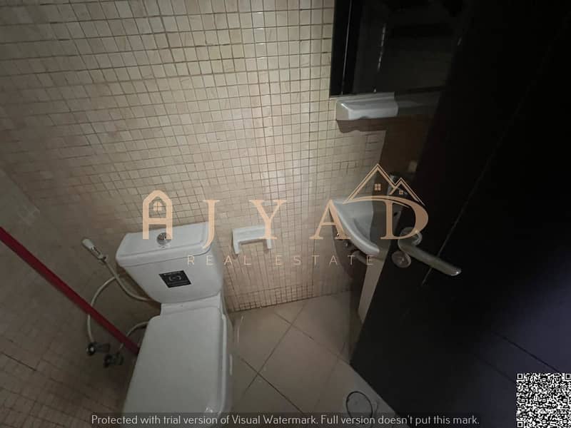 10 8f4bd961-6913-46f3-8b3e-d4af9c69702c. jpg