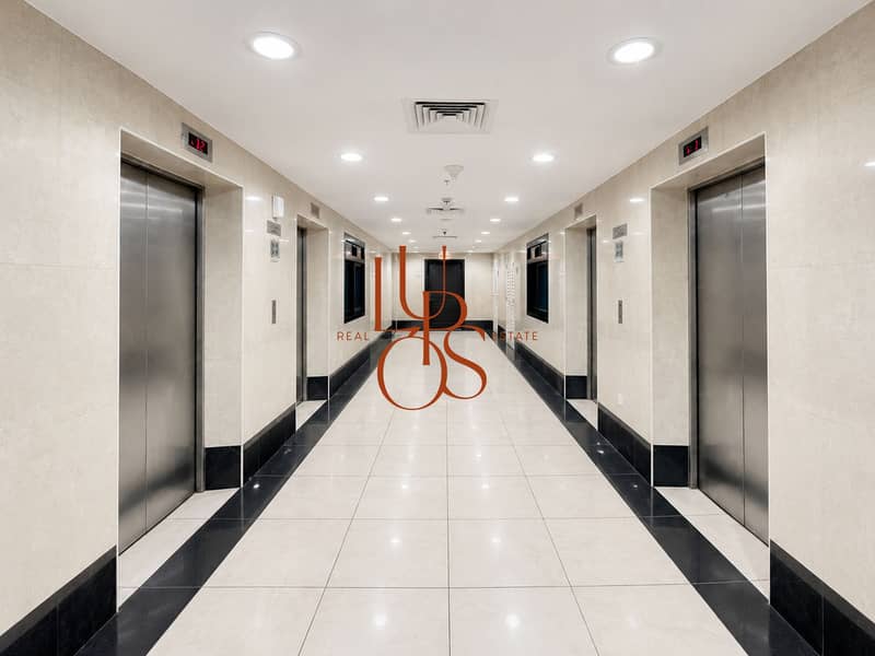 9 05_elevator_hall. jpg