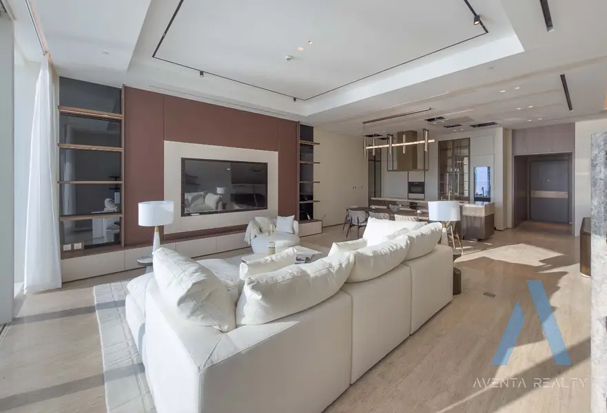 Upgraded | Premium Furniture | High Floor