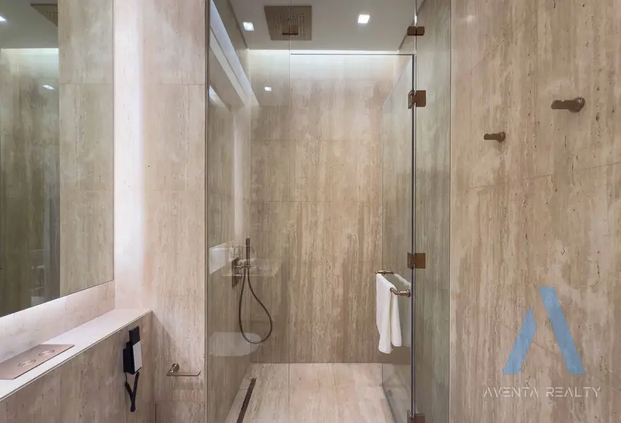 Upgraded | Premium Furniture | High Floor
