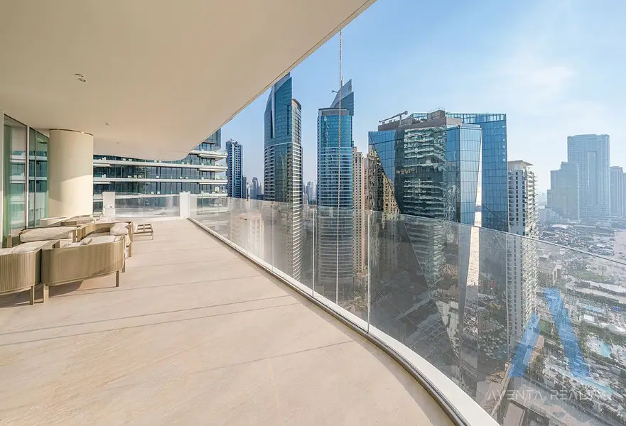 Upgraded | Premium Furniture | High Floor