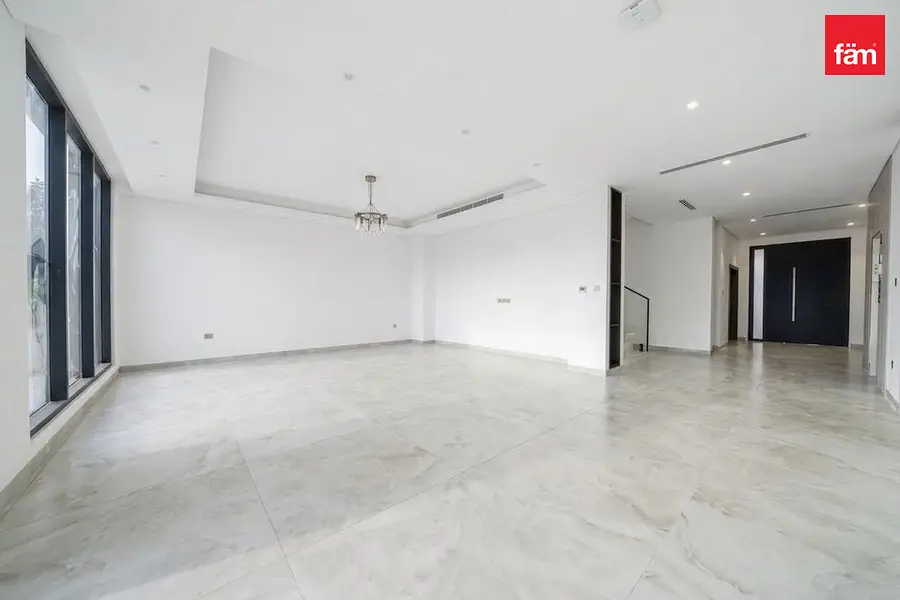 2 Living Area | On Green Belt | Corner | Vastu